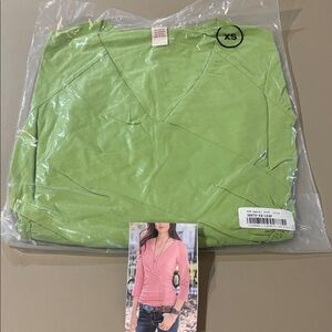 Sundance Vanessa 3/4 Sleeve NWT Size XS. Pulls You In. Very Nice Top!